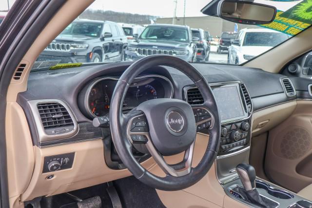 Photo of 2020 GRANITE CRYSTAL Jeep Grand Cherokee