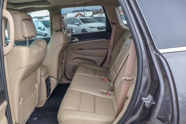 Photo of 2020 GRANITE CRYSTAL Jeep Grand Cherokee