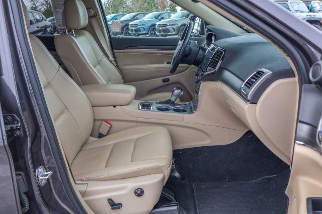 Photo of 2020 GRANITE CRYSTAL Jeep Grand Cherokee