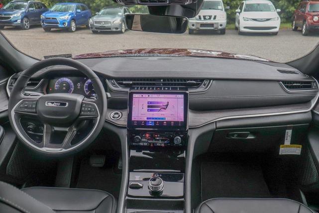 Photo of 2025 Velvet Red Pearlcoat Jeep Grand Cherokee