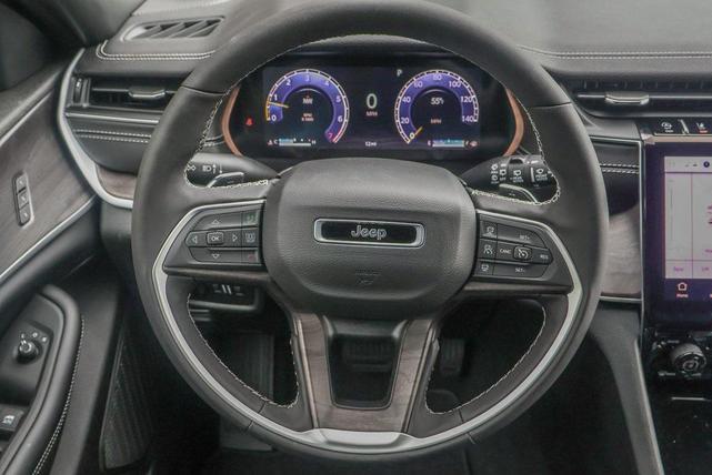 Photo of 2025 Velvet Red Pearlcoat Jeep Grand Cherokee