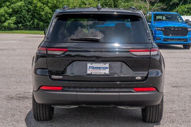 Photo of 2025 Diamond Black Crystal Pearlcoat Jeep Grand Cherokee