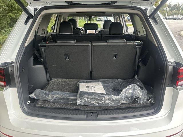 Photo of 2026 Opal White Pearl Volkswagen Atlas