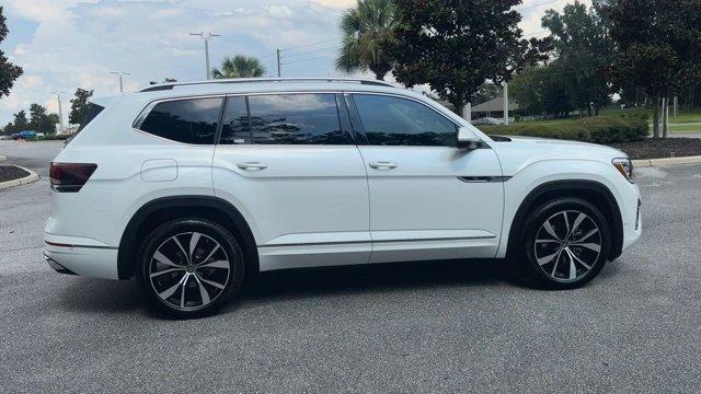 Photo of 2026 Opal White Pearl Volkswagen Atlas
