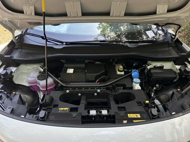 Photo of 2025 Opal White w/Black Roof Volkswagen ID.4