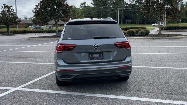 Photo of 2022 Platinum Gray Metallic Volkswagen Tiguan