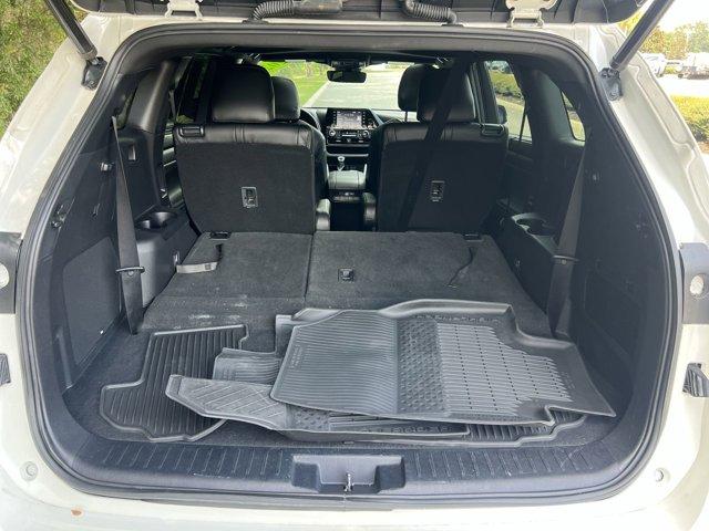 Photo of 2021 Blizzard Pearl Toyota Highlander