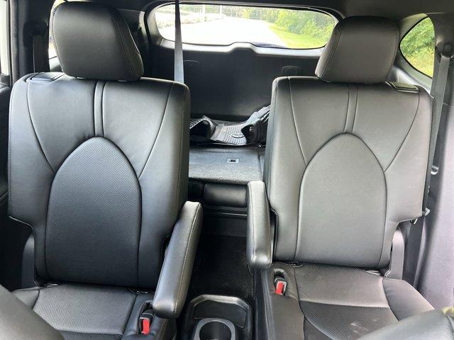 Photo of 2021 Blizzard Pearl Toyota Highlander