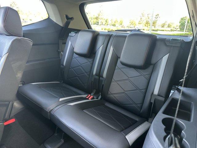 Photo of 2025 Pure Gray Volkswagen Atlas
