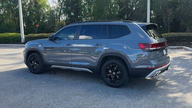 Photo of 2025 Pure Gray Volkswagen Atlas