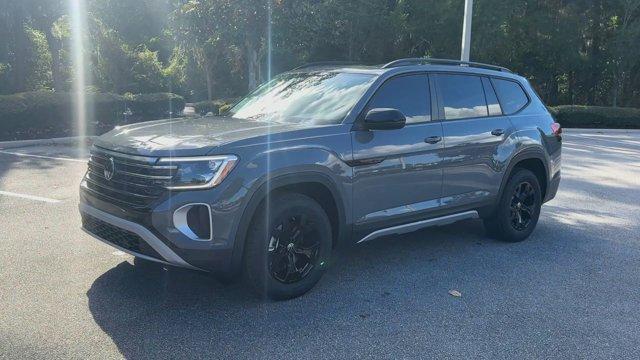 Photo of 2025 Pure Gray Volkswagen Atlas
