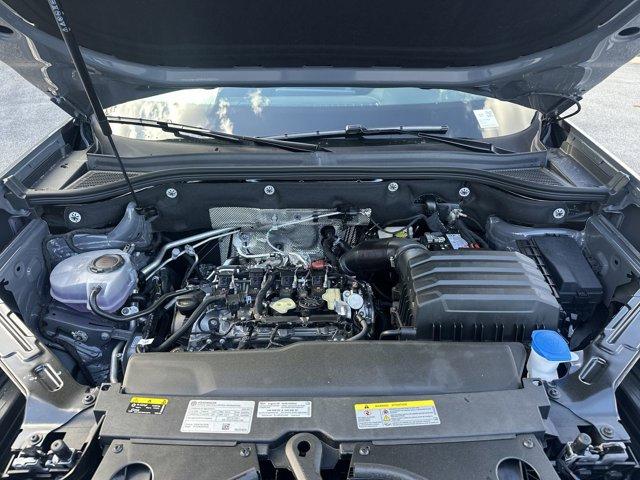 Photo of 2025 Pure Gray Volkswagen Atlas
