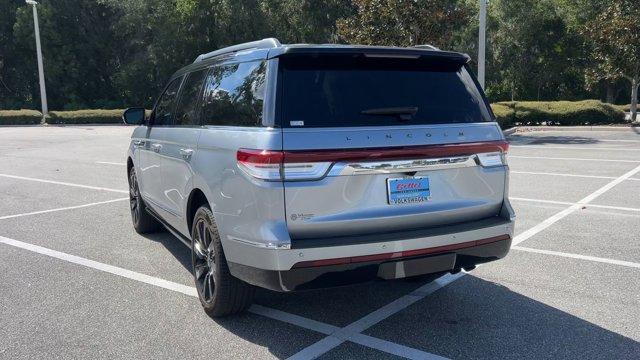 Photo of 2023 Silver Radiance Metallic Clearcoat Lincoln Navigator
