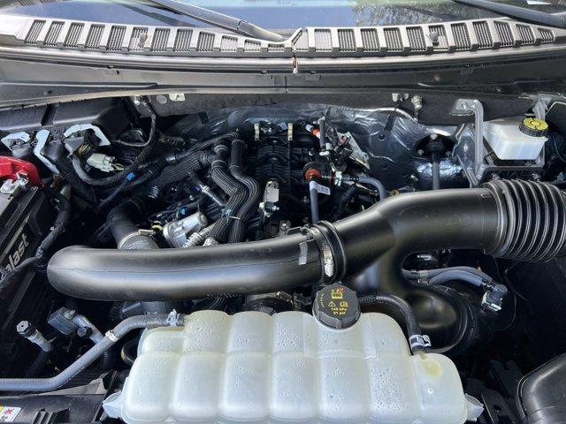 Photo of 2023 Silver Radiance Metallic Clearcoat Lincoln Navigator
