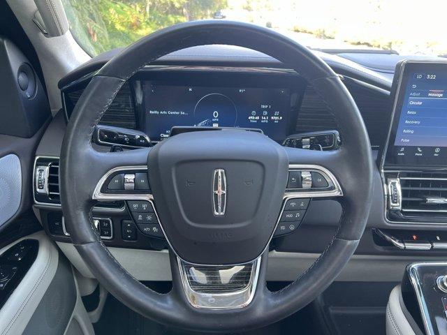 Photo of 2023 Silver Radiance Metallic Clearcoat Lincoln Navigator