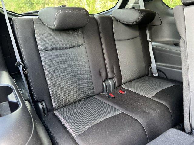 Photo of 2017 Glacier White Nissan Pathfinder