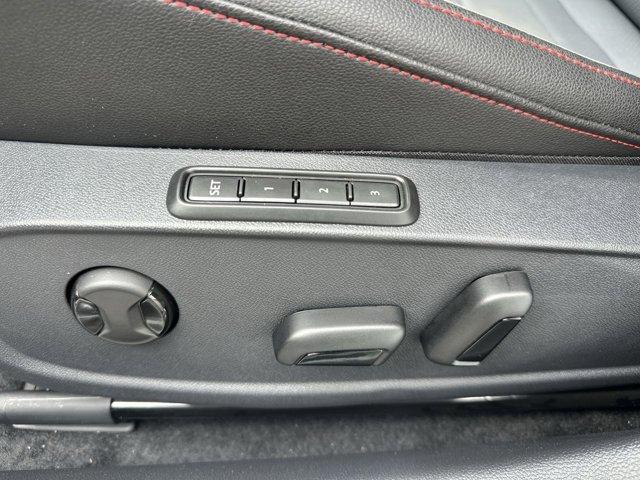 Photo of 2025 Deep Black Pearl Volkswagen Jetta GLI