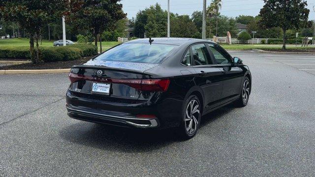 Photo of 2025 Deep Black Pearl Volkswagen Jetta