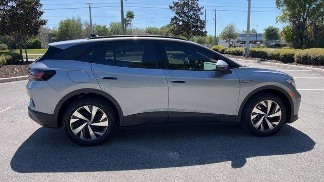 Photo of 2025 Silver Mist Metallic Volkswagen ID.4