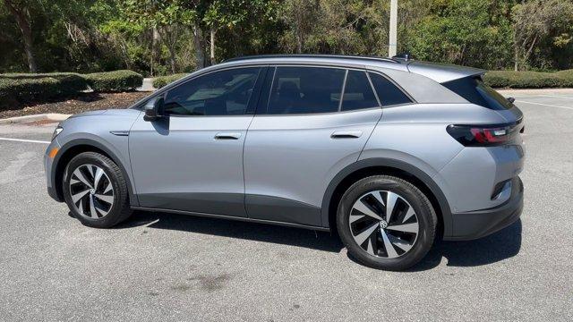 Photo of 2025 Silver Mist Metallic Volkswagen ID.4