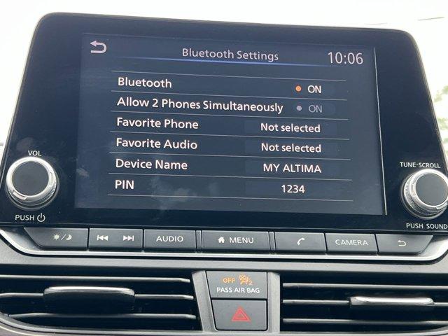 Photo of 2023 Pearl White Tricoat Nissan Altima