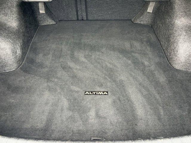 Photo of 2023 Pearl White Tricoat Nissan Altima
