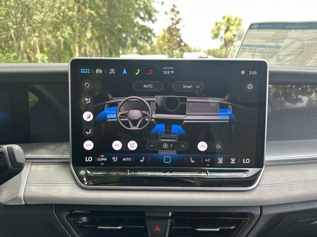 Photo of 2025 Pure White Volkswagen Tiguan