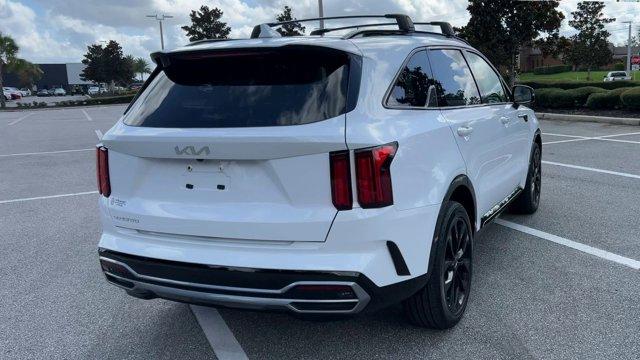 Photo of 2023 Glacial White Pearl Kia Sorento