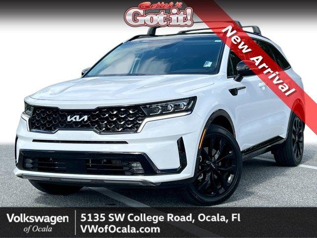 Photo of 2023 Glacial White Pearl Kia Sorento