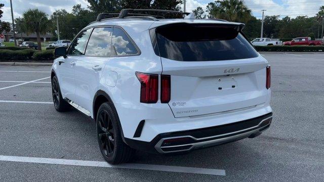 Photo of 2023 Glacial White Pearl Kia Sorento