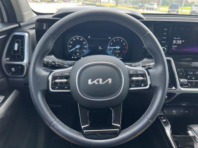Photo of 2023 Glacial White Pearl Kia Sorento