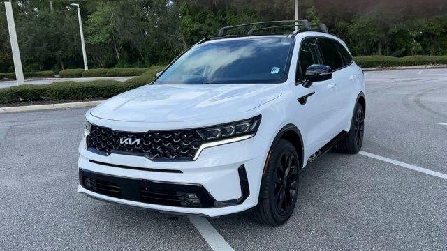 Photo of 2023 Glacial White Pearl Kia Sorento