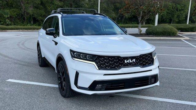 Photo of 2023 Glacial White Pearl Kia Sorento