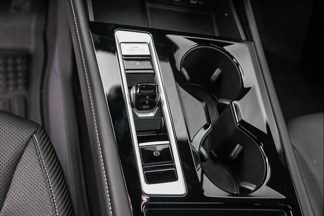 Photo of 2024 Deep Black Pearl Volkswagen Atlas Cross Sport