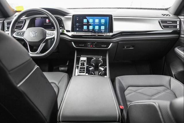 Photo of 2024 Deep Black Pearl Volkswagen Atlas Cross Sport