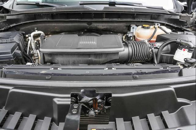 Photo of 2023 Dark Ash Metallic Chevrolet Suburban