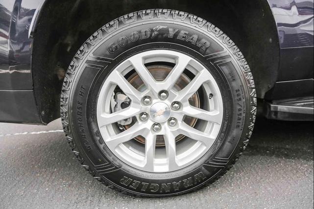 Photo of 2023 Dark Ash Metallic Chevrolet Suburban