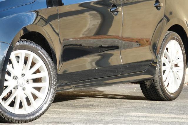 Photo of 2011 Black Volkswagen Jetta