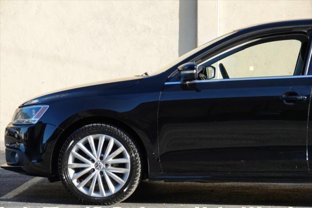 Photo of 2011 Black Volkswagen Jetta