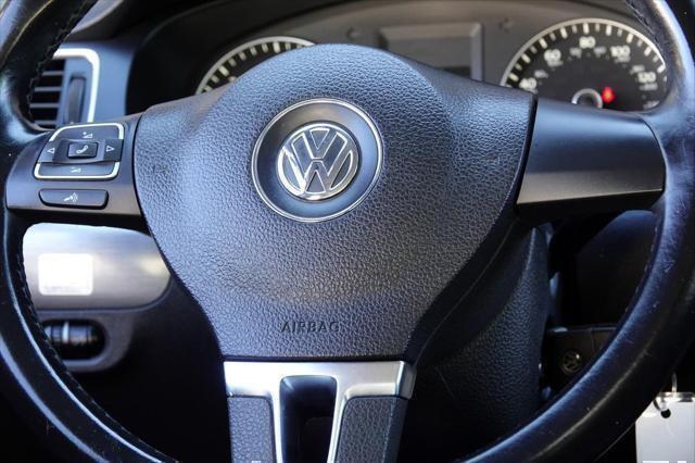 Photo of 2014 Platinum Gray Metallic Volkswagen Jetta