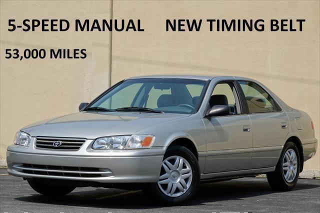 Photo of 2001 Lunar Mist Metallic Toyota Camry