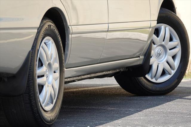 Photo of 2001 Lunar Mist Metallic Toyota Camry