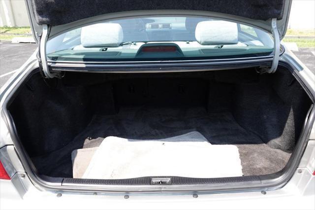 Photo of 2001 Lunar Mist Metallic Toyota Camry