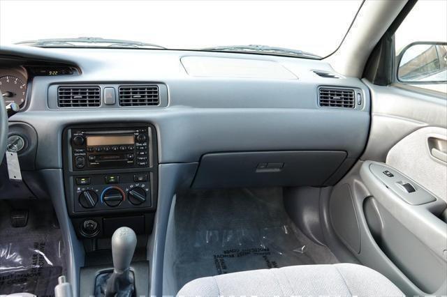 Photo of 2001 Lunar Mist Metallic Toyota Camry