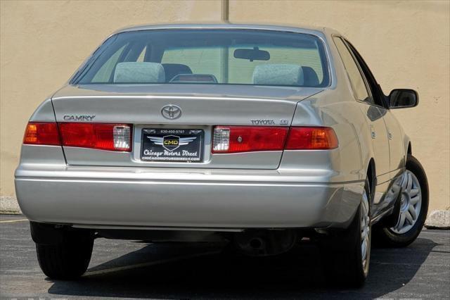 Photo of 2001 Lunar Mist Metallic Toyota Camry