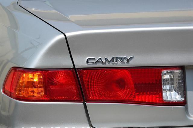 Photo of 2001 Lunar Mist Metallic Toyota Camry