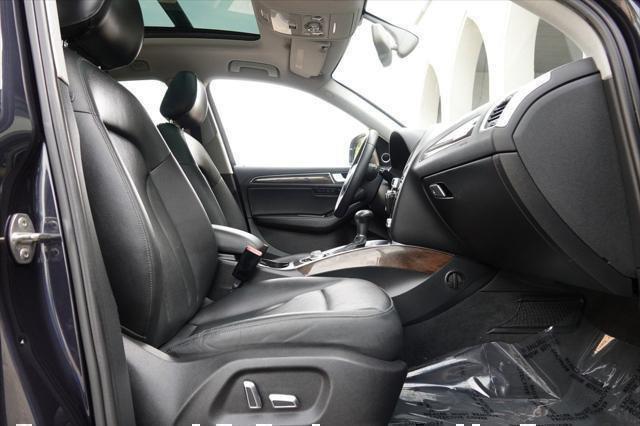 Photo of 2013 Moonlight Blue Metallic Audi Q5