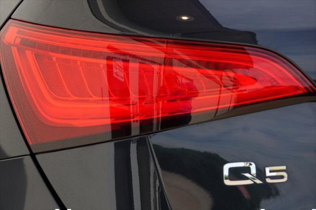 Photo of 2013 Moonlight Blue Metallic Audi Q5