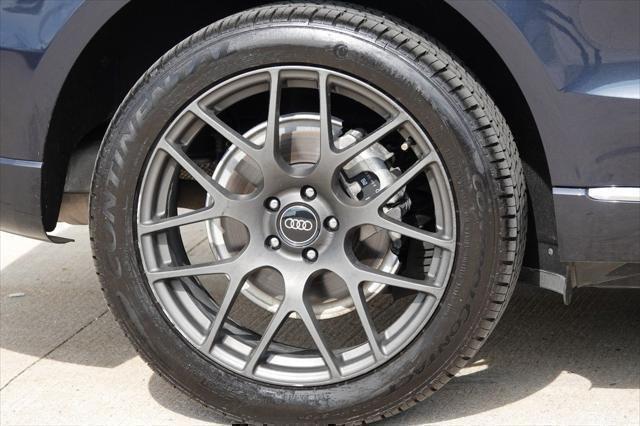 Photo of 2013 Moonlight Blue Metallic Audi Q5
