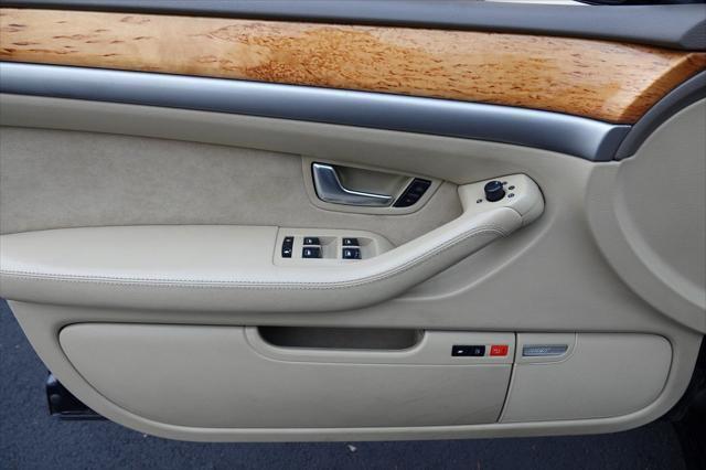 Photo of 2006 Night Blue Pearl Audi A8